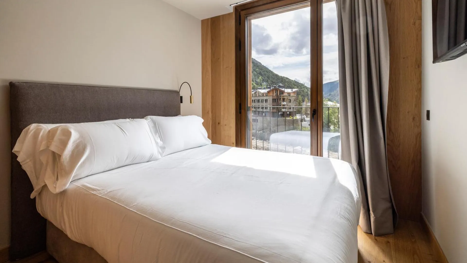 Un Diamante De Montana L A Pie De Pistas De Esqui - Gimnasio - Sauna - Piscina L 6Pax L By Bonesvacances El Tarter 0*,